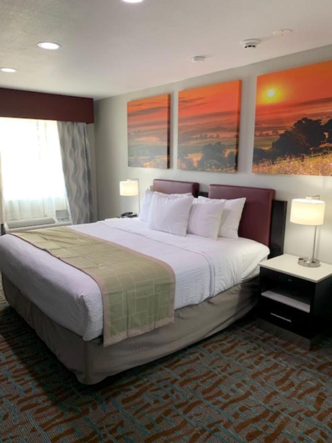 Days Inn By Wyndham Bellville Mansfield Dış mekan fotoğraf