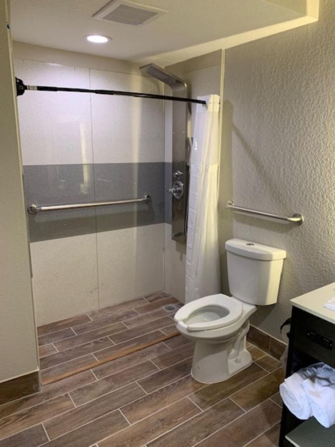Days Inn By Wyndham Bellville Mansfield Dış mekan fotoğraf